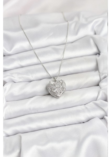 316L Çelik Zincir Gümüş Zirkon Taşlı Kalpli Kadın Kolye fiyatları