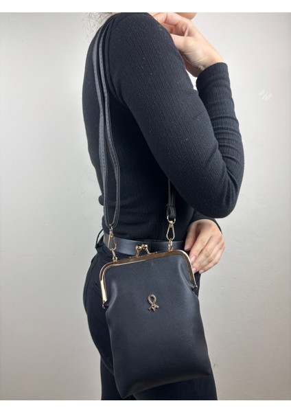 Kadın Suni Deri Siyah Metal Çerçeveli Vintage Mini Boy El Çantası