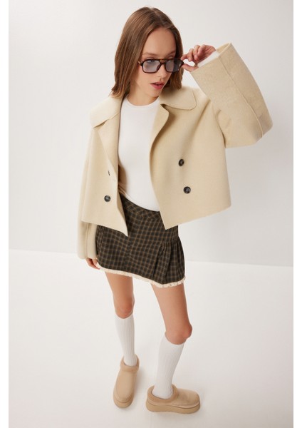 Kruvaze Kısa Kaşe Kaban LRG0053 Krem fiyatları