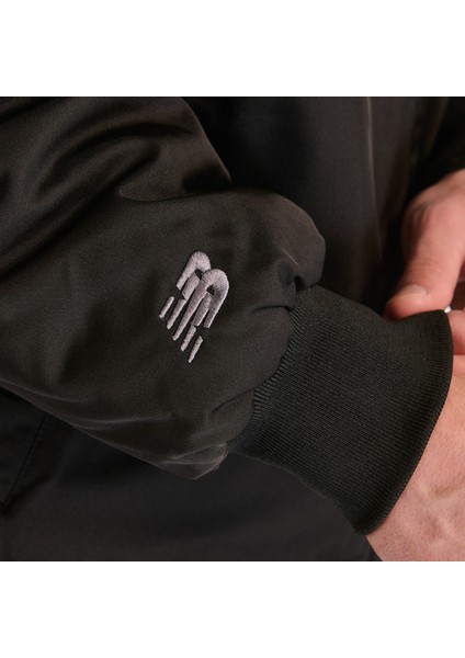 New Balance MNJ3549 Siyah Erkek Mont & Yelek