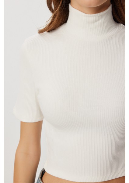 Dik Yaka Crop Fitilli Örme Bluz LUB0295 Kemik modelleri
