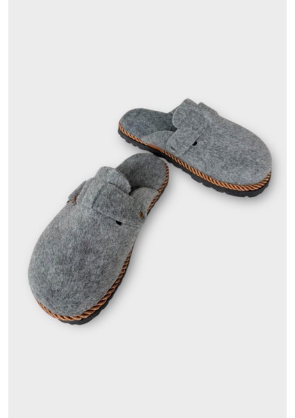 Tokalı Keçe Kumaşlı Ev Terliği Gri