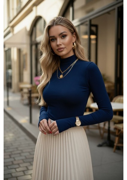 Parmak Geçmeli Kadın Body – Esnek Kumaş