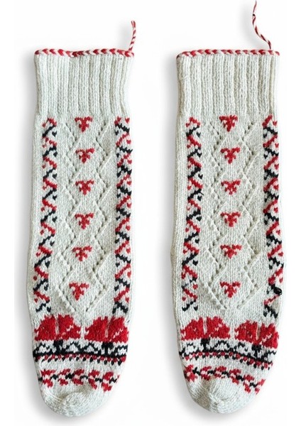 El Emeği Balıkesir Yöresi Kadın Kışlık Yün Çorap – El Örgüsü, Doğal Yün, Sıcak Tutarlı, El Yapımı Desenli