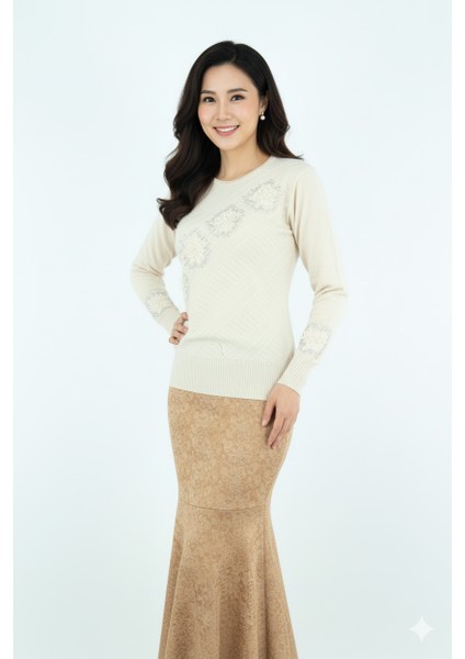 Kadın Kışlık Demet Motifli Boncuklu ve Taşlı Dar Kesim Likralı Kardelen Dokuma Genç Anne Triko Kazak modelleri