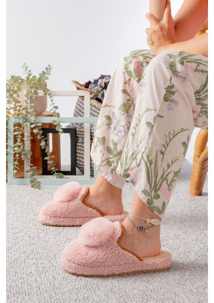 Kadın Ev Terliği Ponpon Şık Giyim Hediyelik Çeyiz Bohça Misafir Terliği modelleri