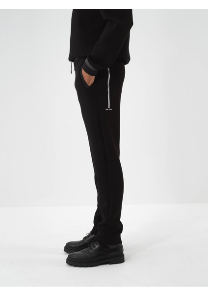 Erkek Siyah Pamuk Dokulu Regular Fit Sweat Pantolon fırsatları