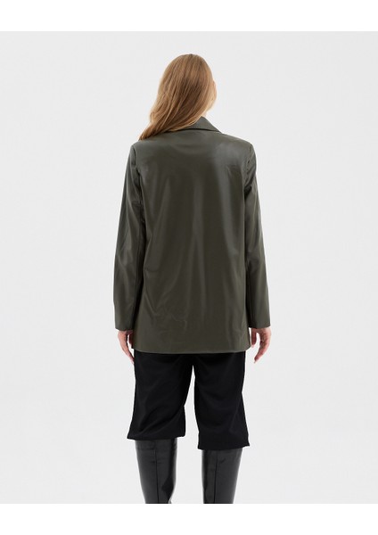 Kadın Suni Deri Mono Kapamalı Fletolu Cep Detaylı Ceket