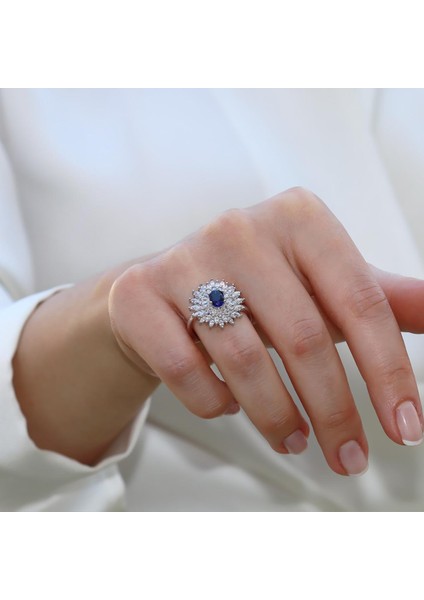 Ortası Safir Taşlı Elips Mekik Gümüş Yüzük modelleri