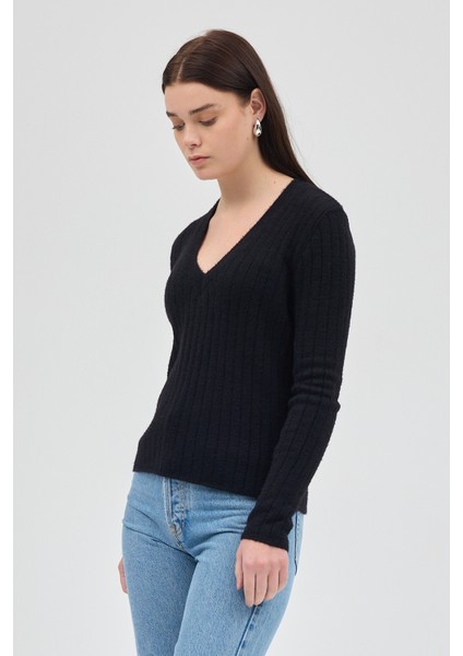 Siyah V Yaka Triko Kadın Kazak 2217