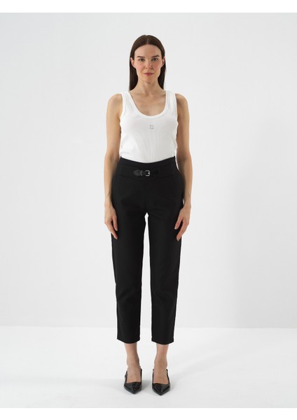 Kadın Siyah Formunu Koruyan Regular Fit Pantolon