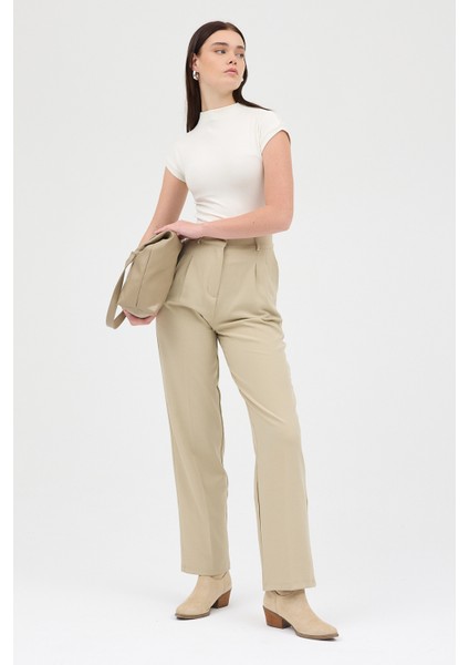 Ekru Dik Yaka Kısa Kol Body 8174A fırsatları