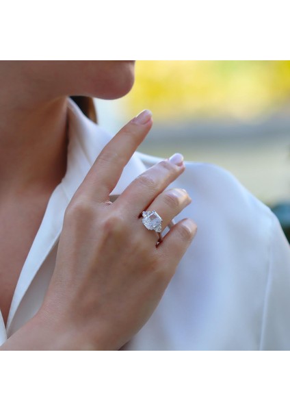 Prenses Iccecut Taşlı Gümüş Yüzük