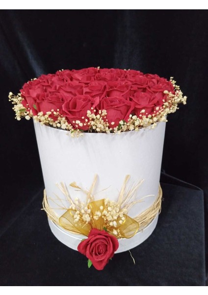 Silindir Kutuda Gerçek Görünümlü Yapay Kadife Gül Kız Isteme Buketi Düğün Nişan