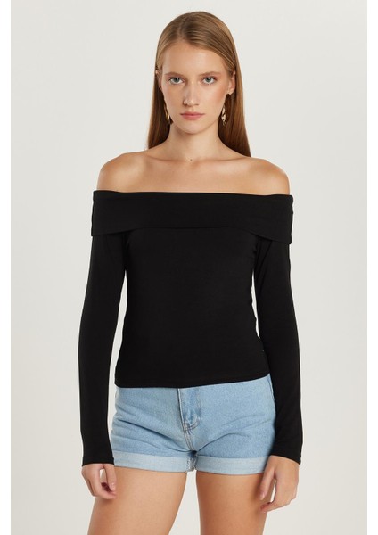 Kadın Slim Fit Dar Kesim Uzun Kol Kayık Yaka Siyah Bluz fırsatları