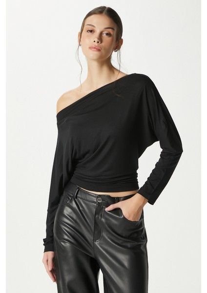 Kadın Grace Asimetrik Omuz Detay Siyah Bluz modelleri