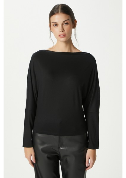 Kadın Grace Asimetrik Omuz Detay Siyah Bluz fırsatları
