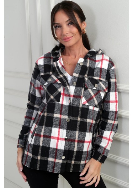 Kadın Kapüşonlu Ekose Desenli Metal Düğmeli Cepli Gömlek