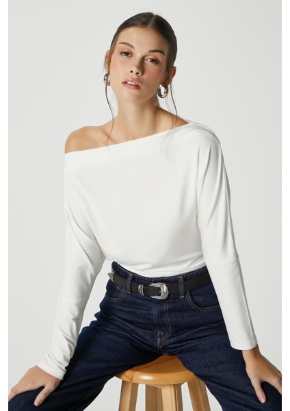 Kadın Grace Asimetrik Omuz Detay Ekru Bluz