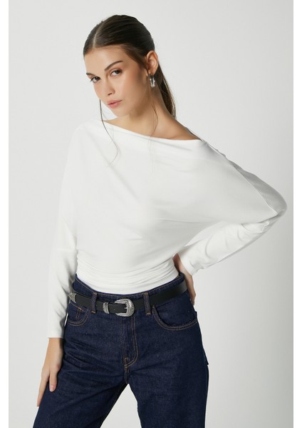 Kadın Grace Asimetrik Omuz Detay Ekru Bluz modelleri