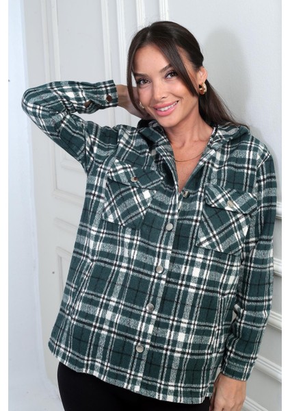 Kadın Kapüşonlu Ekose Desenli Metal Düğmeli Cepli Gömlek