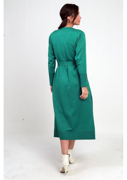 Kadın Kolları Düğme Detaylı Cepli Yanları Yırtmaaçlı Uzun Hırka fırsatları