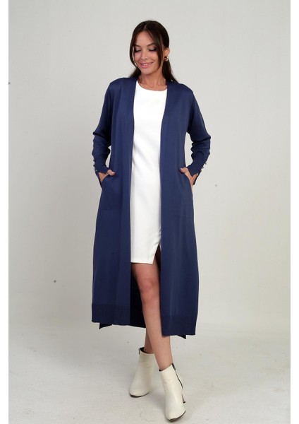 Kadın Kolları Düğme Detaylı Cepli Yanları Yırtmaaçlı Uzun Hırka fiyatları