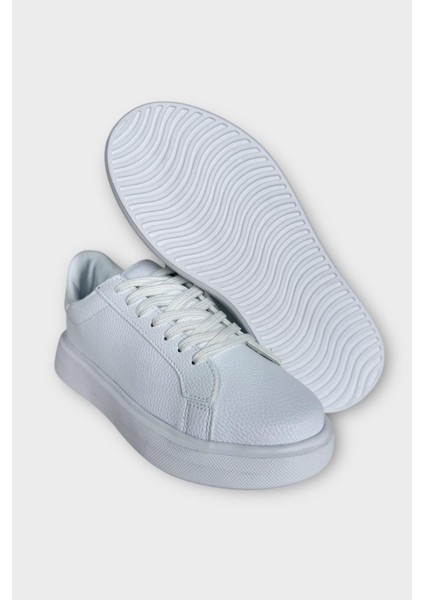 Unisex Sneaker Ayakkabı Beyaz Suni Deri ile Düz Topuk ve Hafızalı İç Taban Özellikli indirimleri