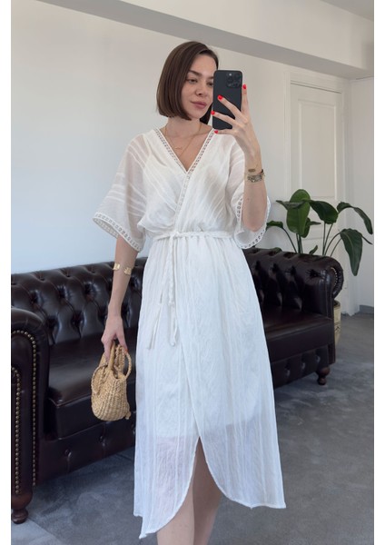Kruvaze Yaka Örgü Kemerli Tasarım Keten Elbise- Beyaz