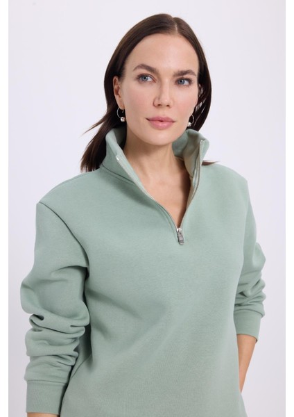 Kadın Relax Fit Rahat Kesim Pamuklu Içi Polarlı Yarım Fermuarlı Yeşil Dik Yaka Sweatshirt fiyatları
