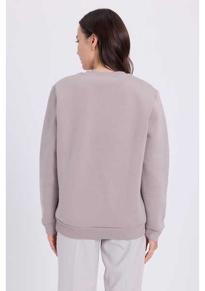 Kadın Oversize Geniş Kesim Pamuklu Yumuşak Dokulu Içi Polarlı Basic Gri Bisiklet Yaka Sweatshirt