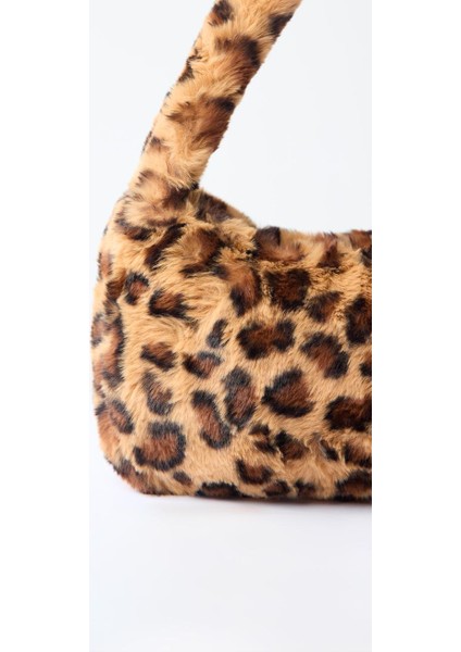 Kahverengi Leopar Desenli Peluş Omuz Çantası fiyatları