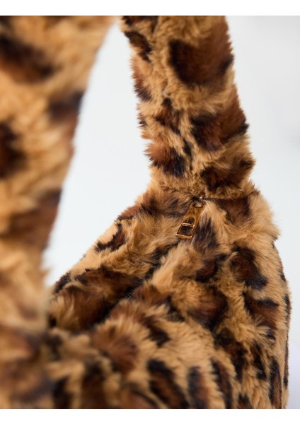 Kahverengi Leopar Desenli Peluş Omuz Çantası modelleri