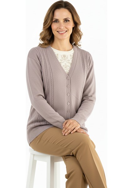 Kadın Kışlık Örgü Desenli Düğmeli Çift Cepli Uzun Kol Likralı Kardelen Dokuma Anne Hırka