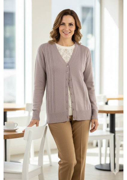 Kadın Kışlık Örgü Desenli Düğmeli Çift Cepli Uzun Kol Likralı Kardelen Dokuma Anne Hırka modelleri