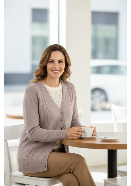 Kadın Kışlık Örgü Desenli Düğmeli Çift Cepli Uzun Kol Likralı Kardelen Dokuma Anne Hırka indirimleri