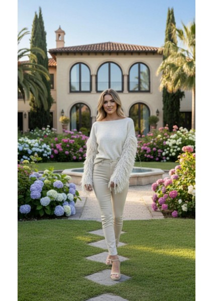 Kadın Kolları Püsküllü Kazak Ekru