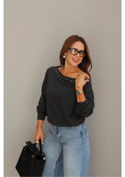 Antrasit Yaka Zımba Detay Bluz modelleri