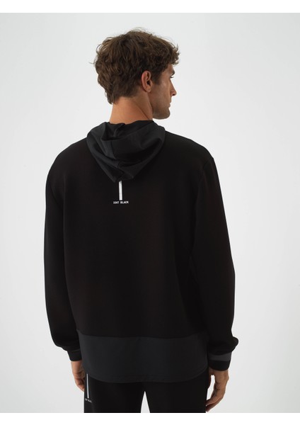 Erkek Siyah Pamuk Dokulu Regular Fit Sweatshirt fırsatları