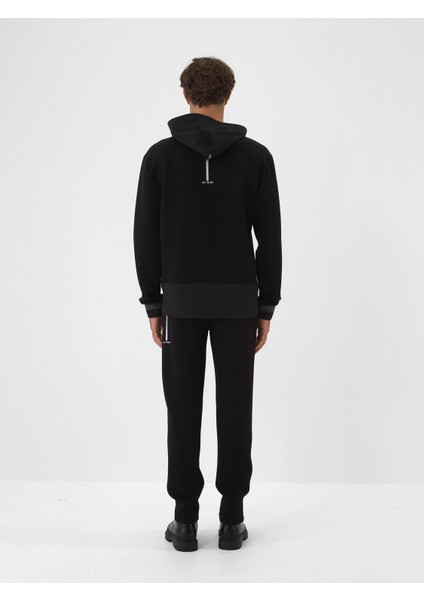 Erkek Siyah Pamuk Dokulu Regular Fit Sweatshirt indirimleri