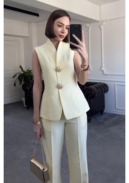 Gold Düğmeli Yelekli Tasarım Takım- Sarı