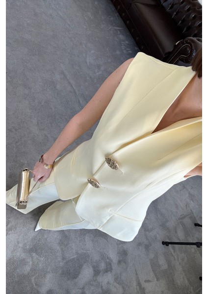 Gold Düğmeli Yelekli Tasarım Takım- Sarı