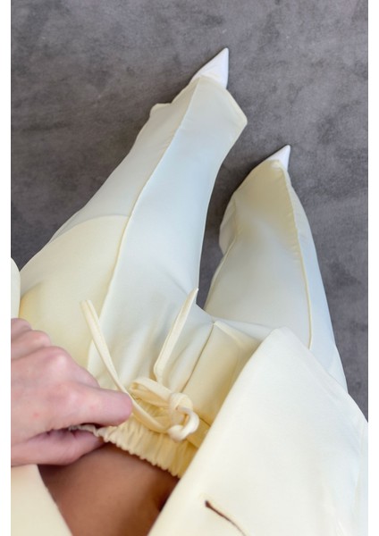 Gold Düğmeli Yelekli Tasarım Takım- Sarı