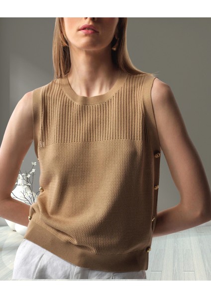 xint Kadın Regular Fit Kolsuz Yanlar Düğme Detaylı Örme Süveter fiyatları