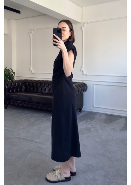 Belden Pileli V Yaka Elbise- Siyah