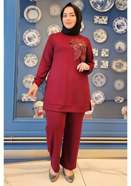 Kadın Dikme Çiçek Detaylı Tesettür Takım