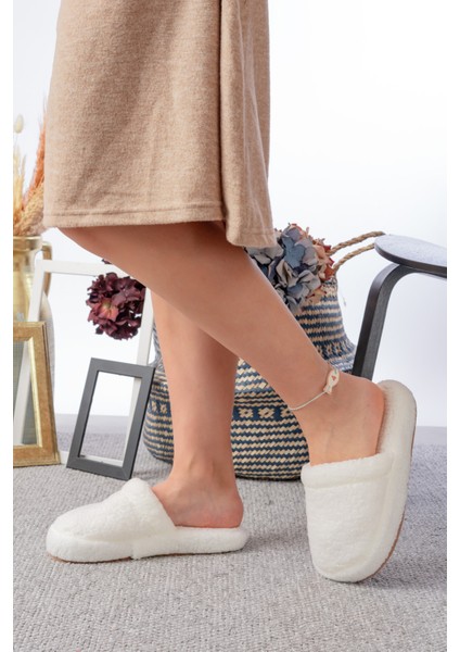 Kuzu Kumaş Yünlü Sessiz Taban Kadın Terlik Kapalı Ev Terliği modelleri