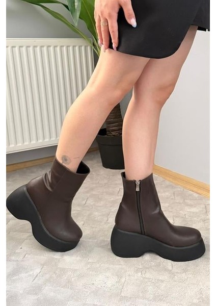 Kadın Celsi Kahverengi Deri Yandan Fermuarlı 9 cm Yüksek Dolgu Topuklu Mevsimlik Kadın Kısa Bot Bootie fırsatları