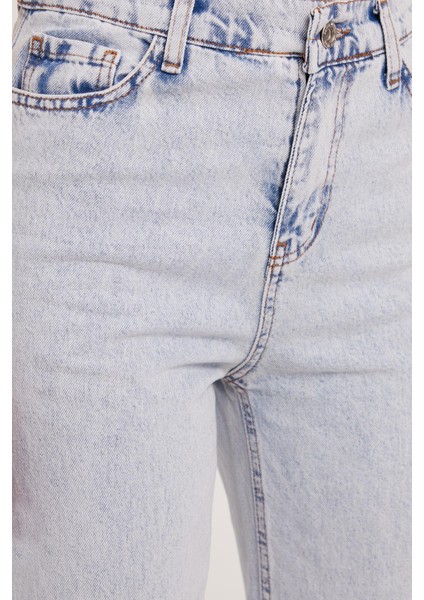 Kadın Regular Fit Klasik Kesim Pamuklu Bol Paça açık Mavi Jean Pantolon modelleri