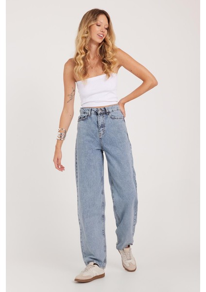 Kadın Regular Fit Klasik Kesim Baggy Pamuklu Geniş Paça Açık Mavi Jean Pantolon fırsatları